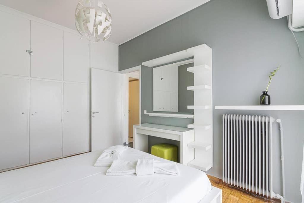 Sunlit 2Br Oasis In Metaxourghio 3Min From Metro Apartment Athens Exterior photo