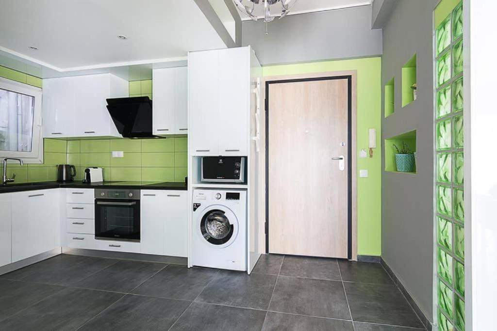 Sunlit 2Br Oasis In Metaxourghio 3Min From Metro Apartment Athens Exterior photo