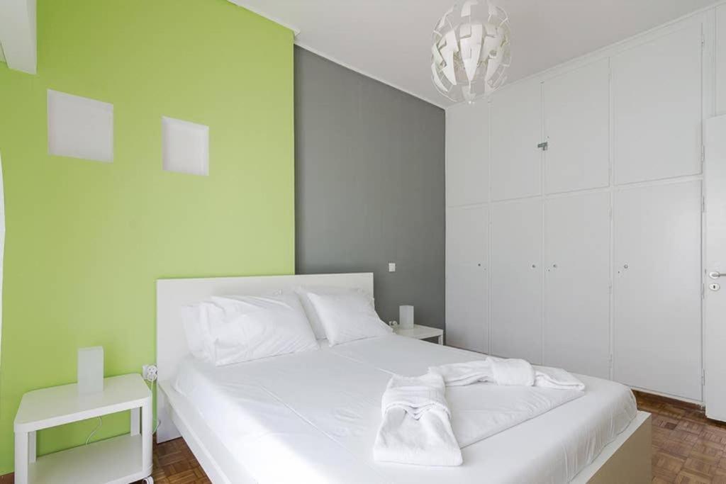 Sunlit 2Br Oasis In Metaxourghio 3Min From Metro Apartment Athens Exterior photo